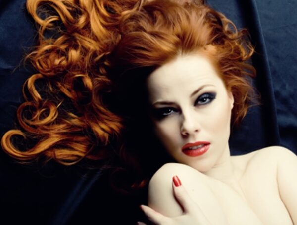 4 Online Dating Profile Pics that Attract Women